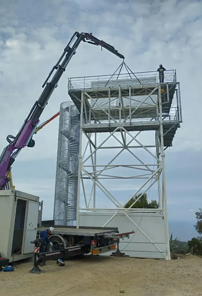 grue-levage-professionnel-cote-d-azur-hr-levage (3)