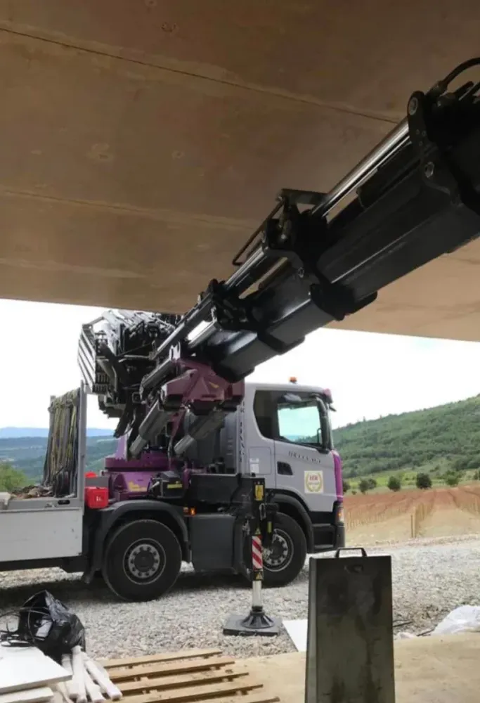 camion-bras-transport-industriel-cote-d-azur-hr-levage (15)