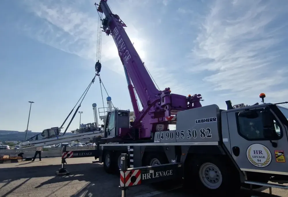 camion-bras-transport-industriel-cote-d-azur-hr-levage (13)